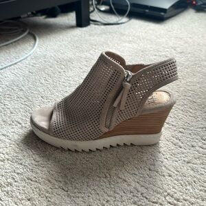 Summer wedge
